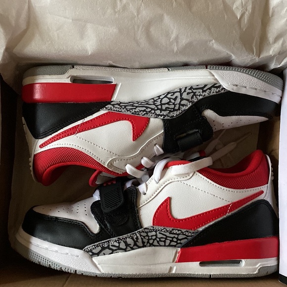 Air Jordan Legacy 312 Low - Picture 3 of 11